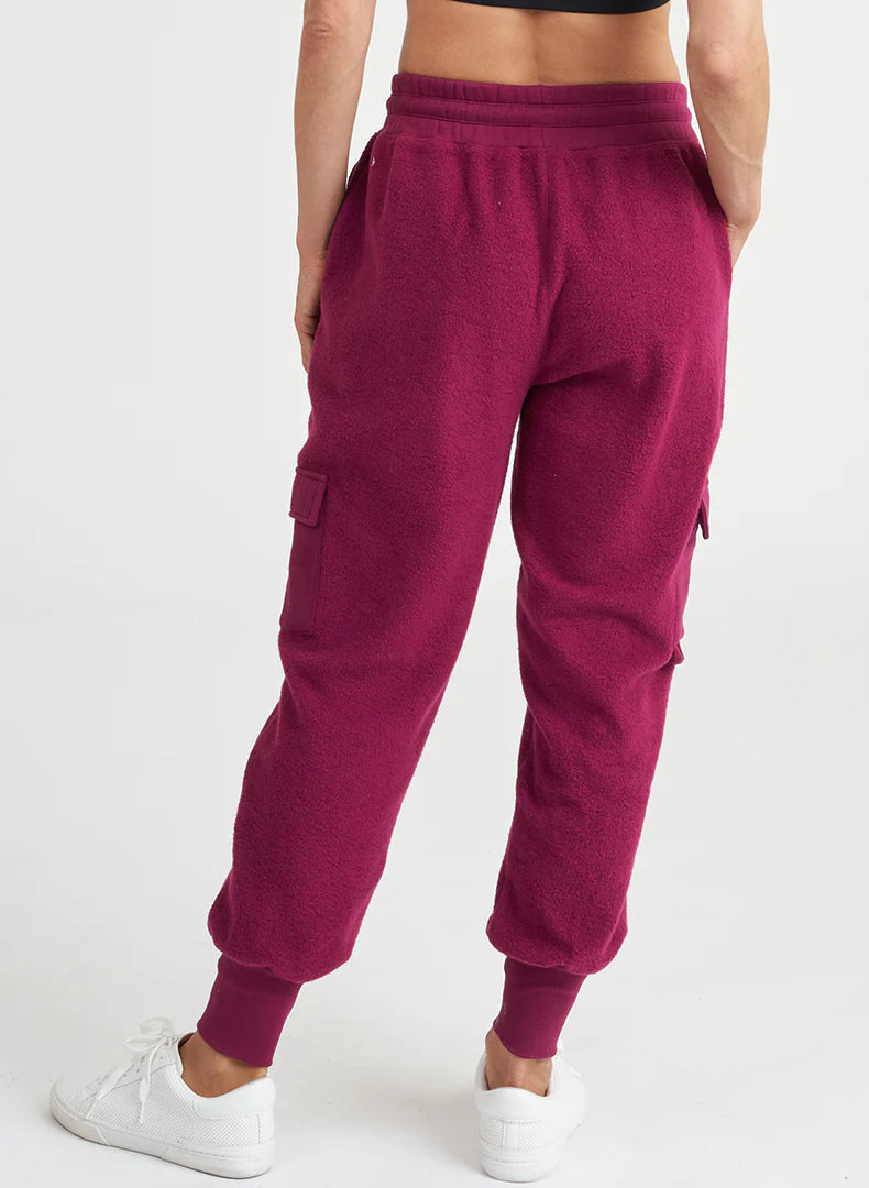 THIRVE SOICIETE Finley Jogger Sangria