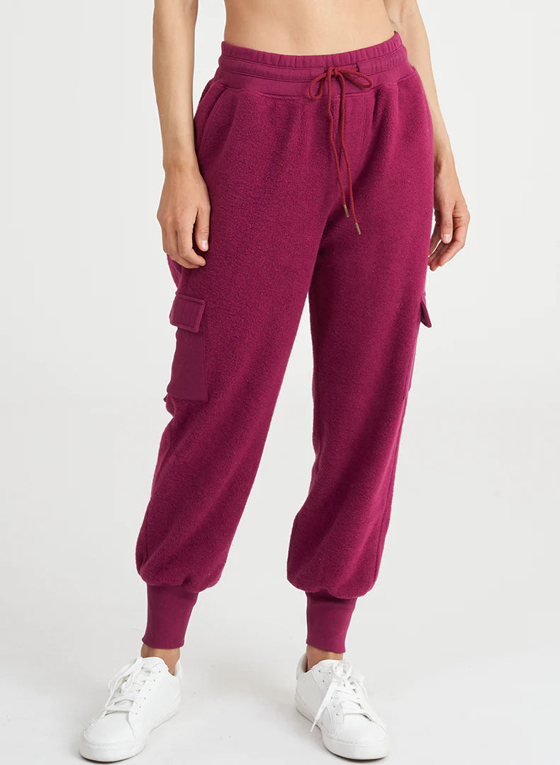 THIRVE SOICIETE Finley Jogger Sangria
