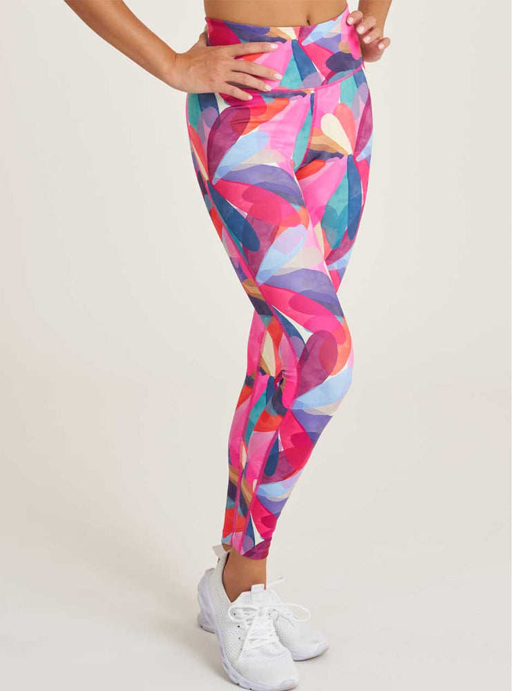 
                  
                    Thrive Société Women's Overlap Pocket 7/8 Leggings - Petal Print Pink
                  
                