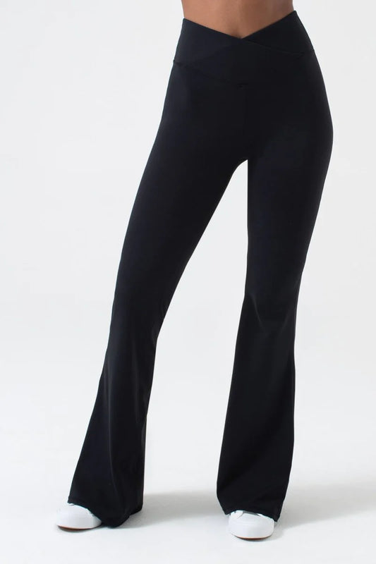 NUX ACTIVE Willow Flare Pant Black