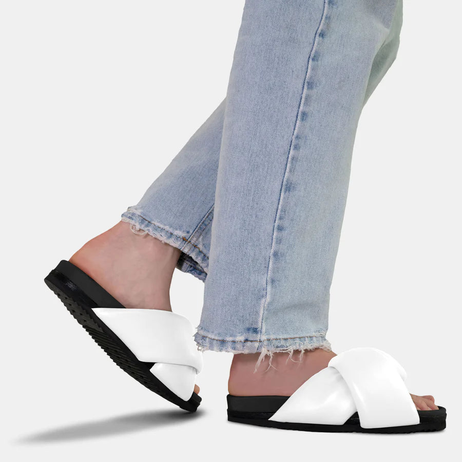 ROAM Foldy Puffy Sandal White